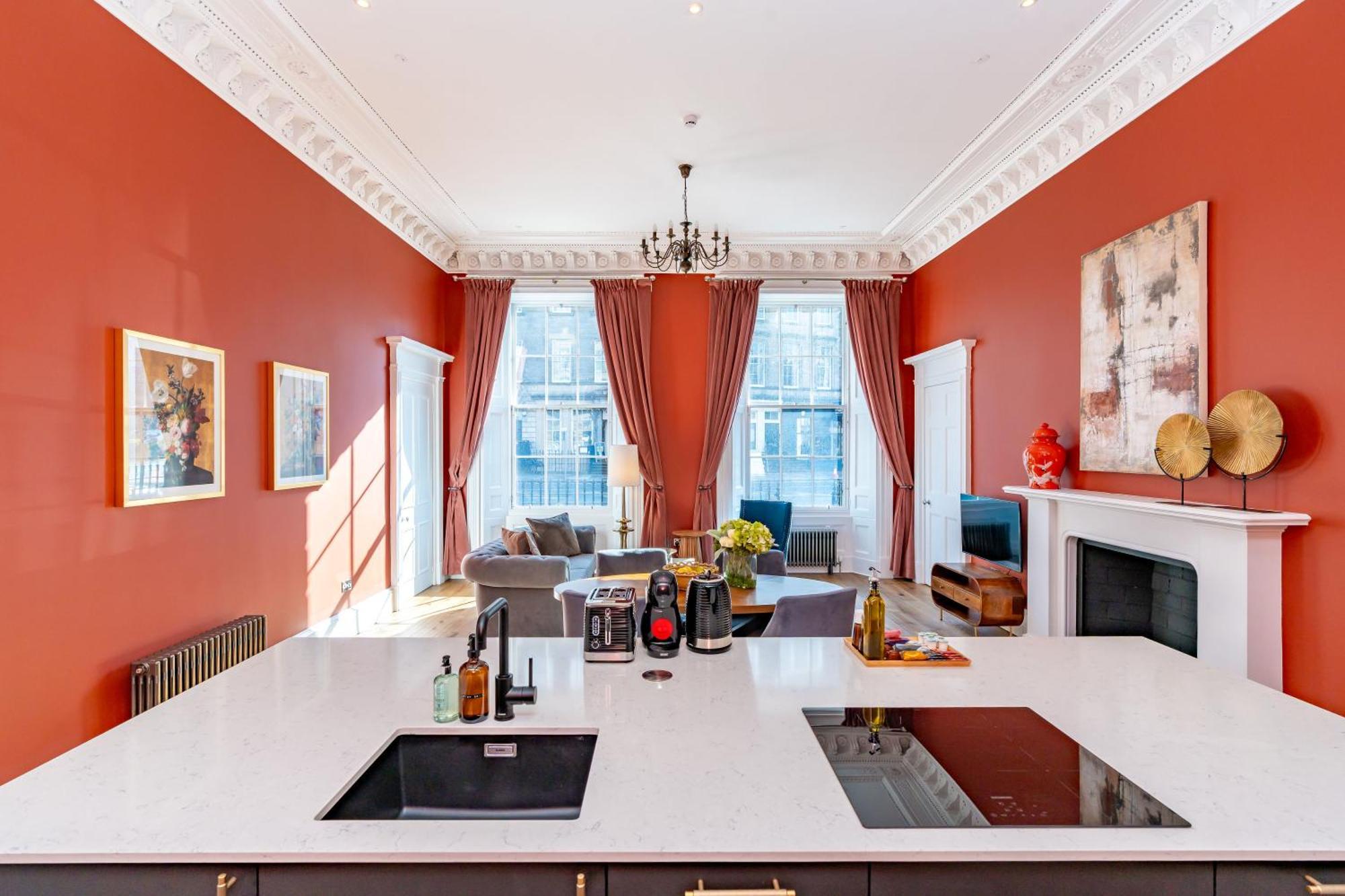 Dragon Suites Luxury Apartments At 9 Albyn Place Edinburgh Exterior photo