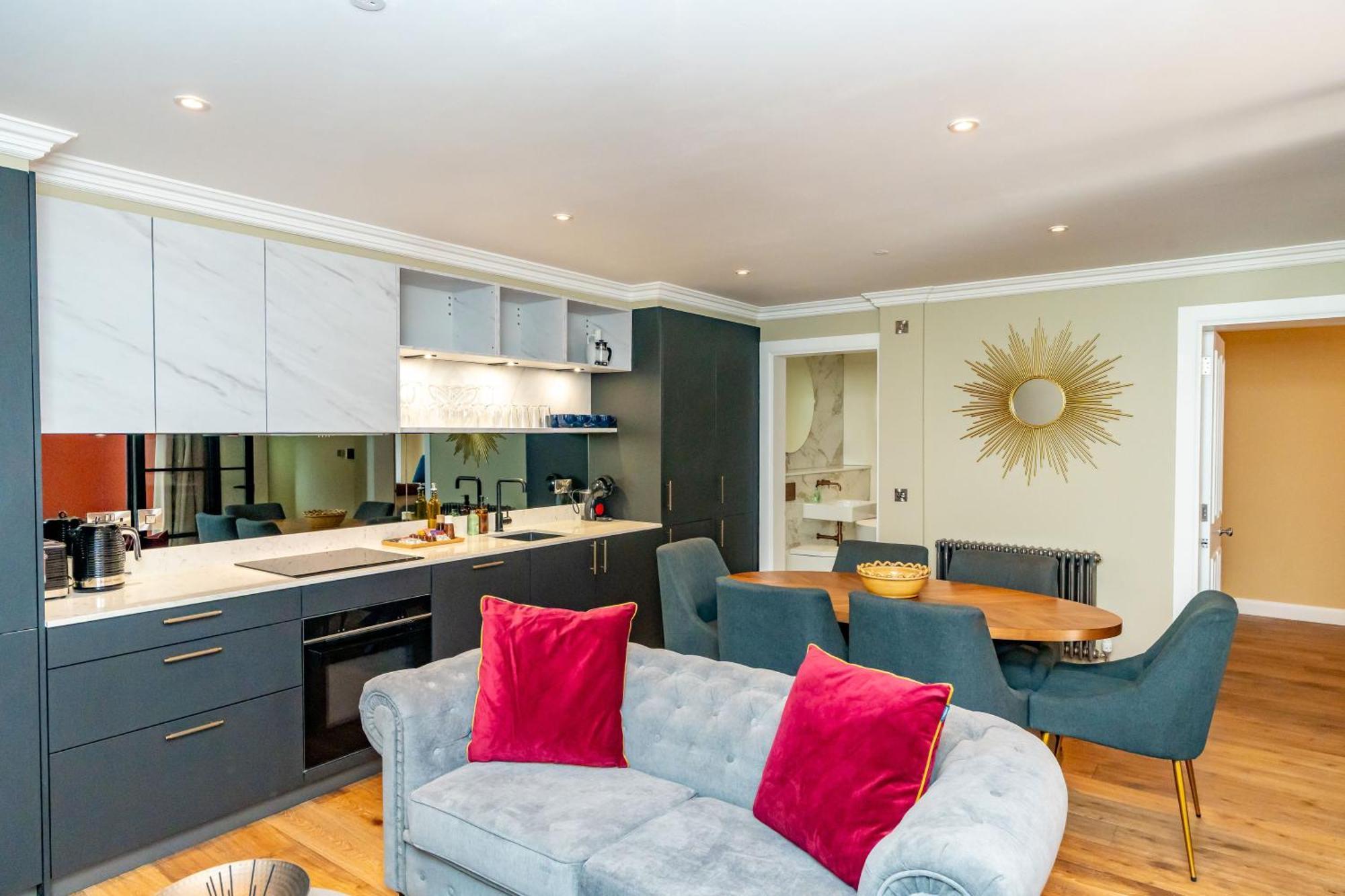 Dragon Suites Luxury Apartments At 9 Albyn Place Edinburgh Exterior photo