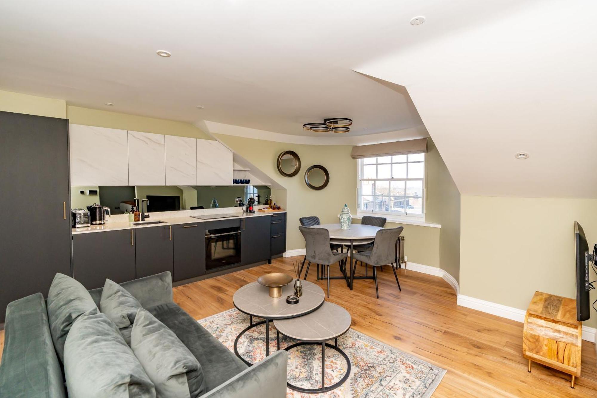 Dragon Suites Luxury Apartments At 9 Albyn Place Edinburgh Exterior photo