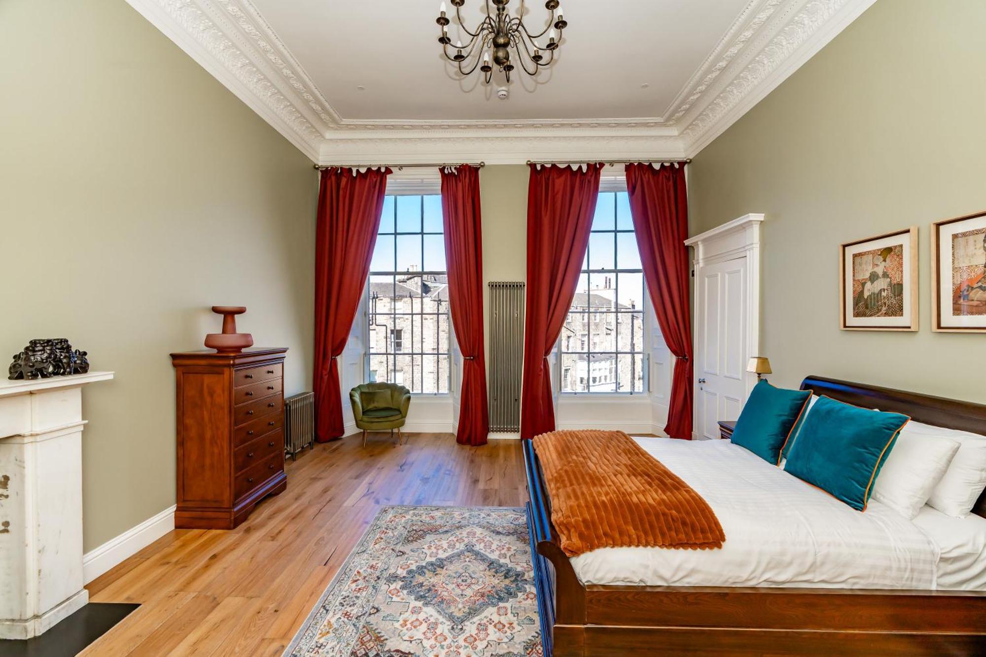 Dragon Suites Luxury Apartments At 9 Albyn Place Edinburgh Exterior photo